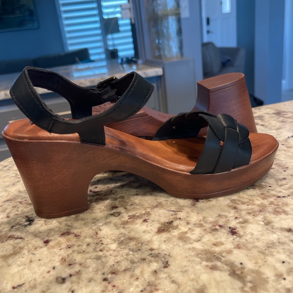 B.o.c. Black Sandals